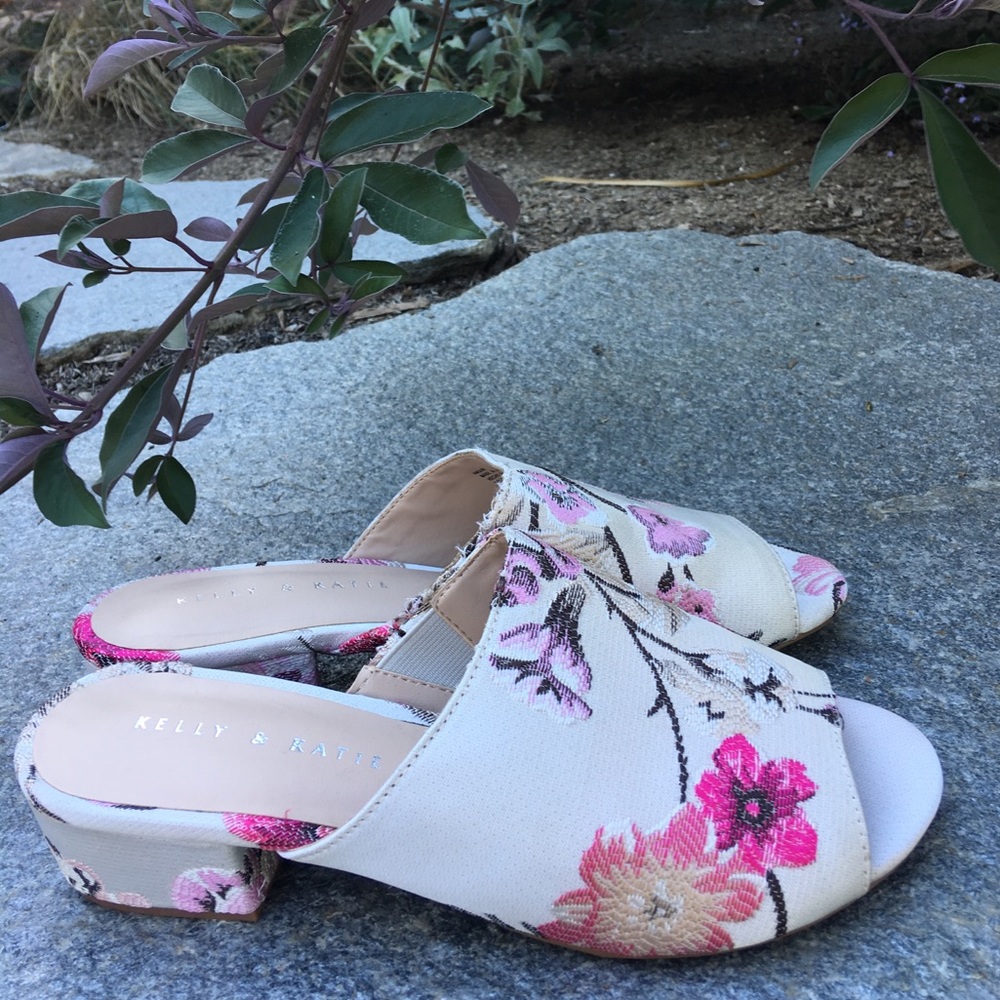 Kelly and Katie mules